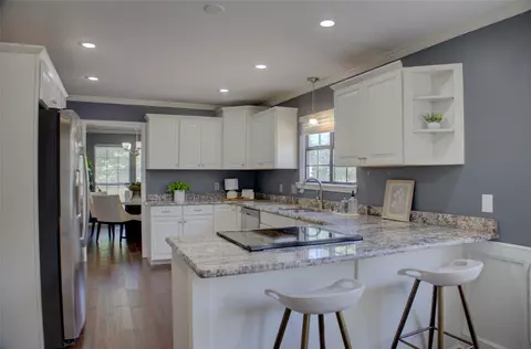 Kitchen - 7422 E 65th Pl, Tulsa, OK 74133 photo 1 of 8