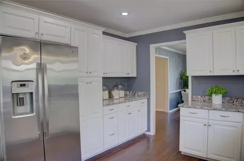 Kitchen - 7422 E 65th Pl, Tulsa, OK 74133 photo 4 of 8