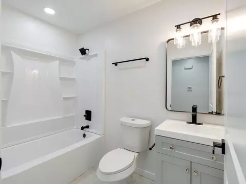 Bath - 1319 Wolfe Ln, Ada, OK 74820 photo 1 of 4