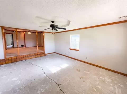 Living - 20509 E Reno Ave, Harrah, OK 73045 photo 1 of 2