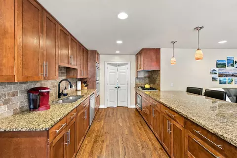 Kitchen - 5401 E 65th St, Tulsa, OK 74136 photo 2 of 5