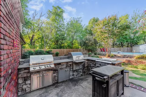 Exterior - 5401 E 65th St, Tulsa, OK 74136 photo 5 of 27