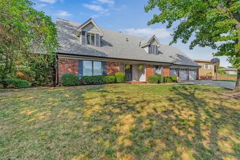 Exterior - 5401 E 65th St, Tulsa, OK 74136 photo 2 of 27