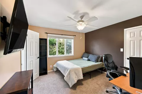Bedroom - 5401 E 65th St, Tulsa, OK 74136 photo 5 of 7