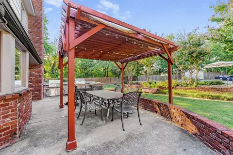Exterior - 5401 E 65th St, Tulsa, OK 74136 photo 7 of 27