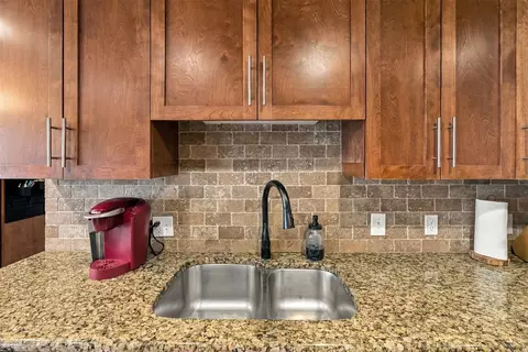 Kitchen - 5401 E 65th St, Tulsa, OK 74136 photo 3 of 5