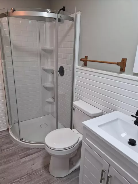 Bath - 419739 E 1120 Rd, Checotah, OK 74426 photo 6 of 6
