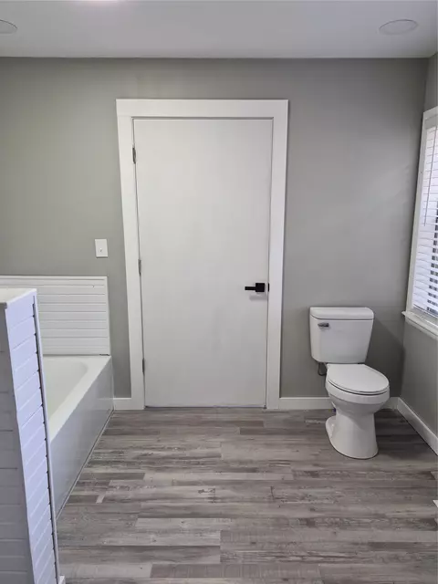 Bath - 419739 E 1120 Rd, Checotah, OK 74426 photo 3 of 6