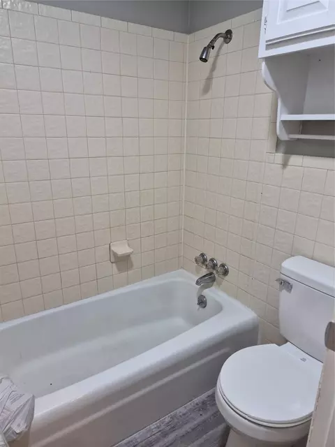 Bath - 419739 E 1120 Rd, Checotah, OK 74426 photo 2 of 6