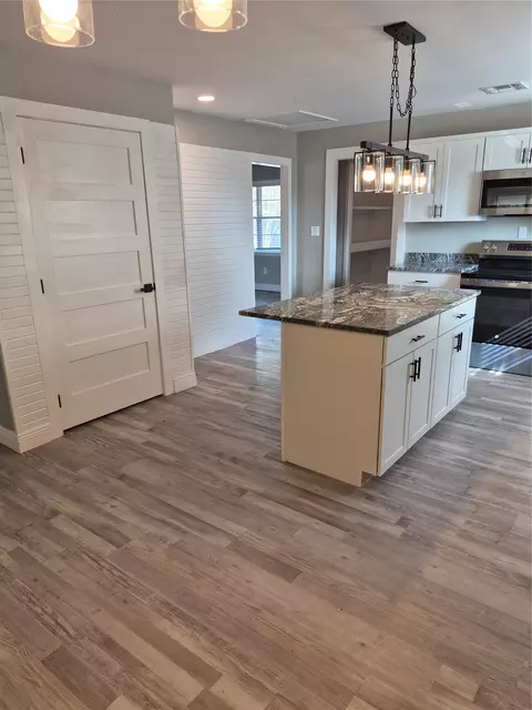 Kitchen - 419739 E 1120 Rd, Checotah, OK 74426 photo 2 of 4
