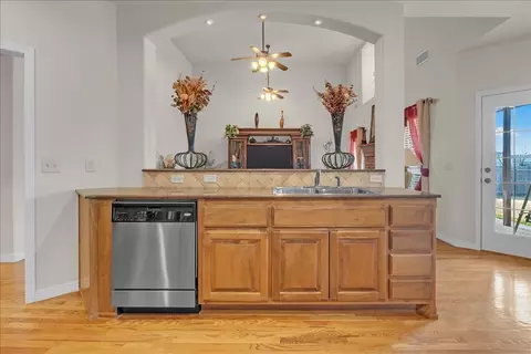 Kitchen - 16506 E 49th Pl, Tulsa, OK 74134 photo 5 of 7