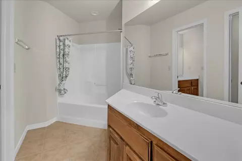 Bath - 16506 E 49th Pl, Tulsa, OK 74134 photo 7 of 8