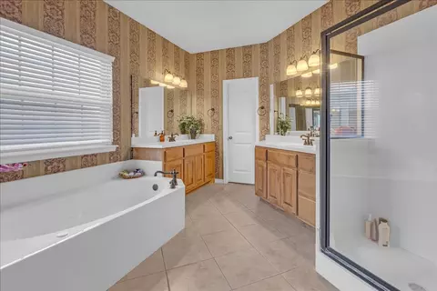 Bath - 16506 E 49th Pl, Tulsa, OK 74134 photo 6 of 8
