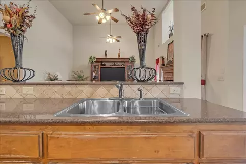 Kitchen - 16506 E 49th Pl, Tulsa, OK 74134 photo 4 of 7