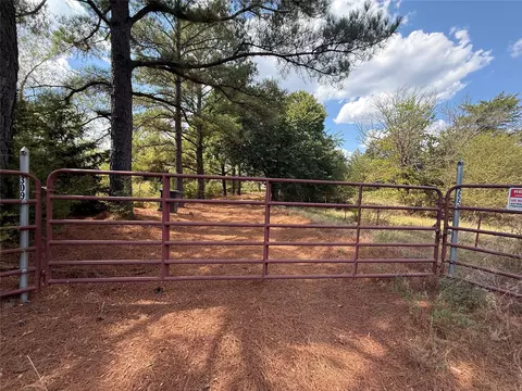 309 M L Collins Rd, Hartshorne, OK 74547