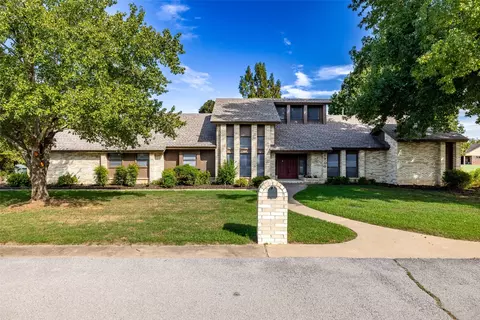1300 S Bon Terre St, Claremore, OK 74017