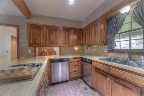 Kitchen - 4509 E 79th St, Tulsa, OK 74136 photo 4 of 4