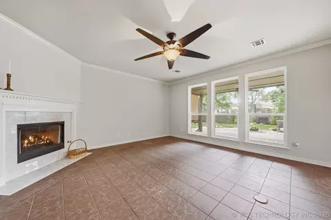 Living - 9432 E 77th St, Tulsa, OK 74133 photo 4 of 4