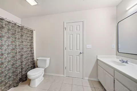 Bath - 9432 E 77th St, Tulsa, OK 74133 photo 5 of 6