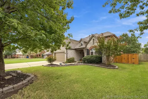 Exterior - 9432 E 77th St, Tulsa, OK 74133 photo 2 of 6