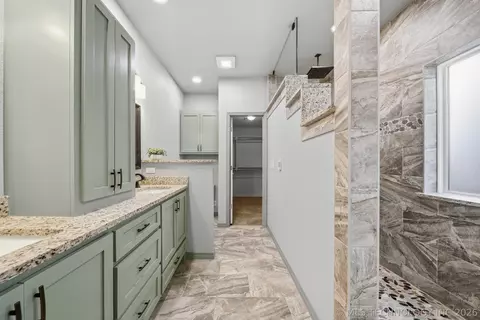 Bath - 9432 E 77th St, Tulsa, OK 74133 photo 1 of 6