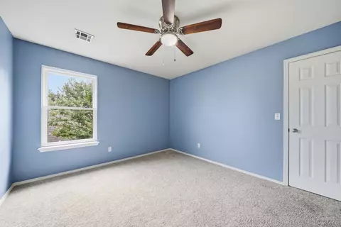 Bedroom - 9432 E 77th St, Tulsa, OK 74133 photo 5 of 7