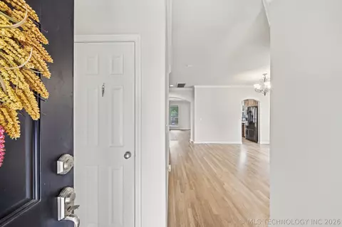 Entry Way - 9432 E 77th St, Tulsa, OK 74133 photo 1 of 2