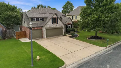Exterior - 9432 E 77th St, Tulsa, OK 74133 photo 3 of 6