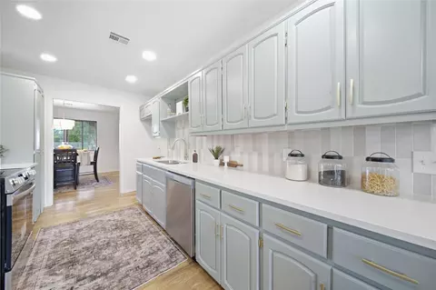 Kitchen - 20938 E 35th Pl S, Broken Arrow, OK 74014 photo 1 of 3