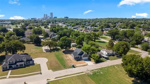 View/Area - 620 E Seminole Pl, Tulsa, OK 74106 photo 3 of 6