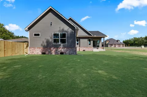Exterior - 620 E Seminole Pl, Tulsa, OK 74106 photo 7 of 8