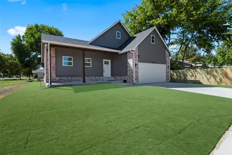 Exterior - 620 E Seminole Pl, Tulsa, OK 74106 photo 5 of 8
