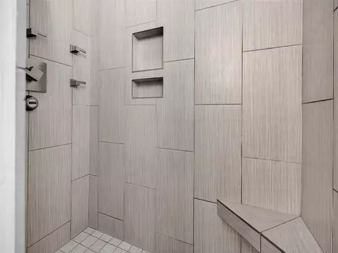 Bath - 9538 E 109th St, Tulsa, OK 74133 photo 3 of 8