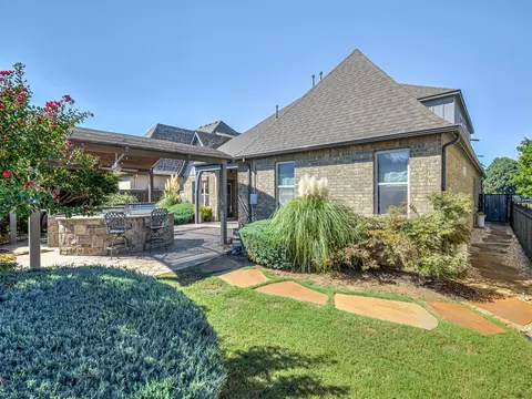 Exterior - 9538 E 109th St, Tulsa, OK 74133 photo 9 of 10