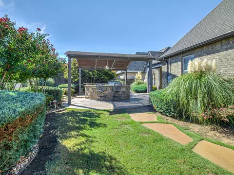 Exterior - 9538 E 109th St, Tulsa, OK 74133 photo 8 of 10