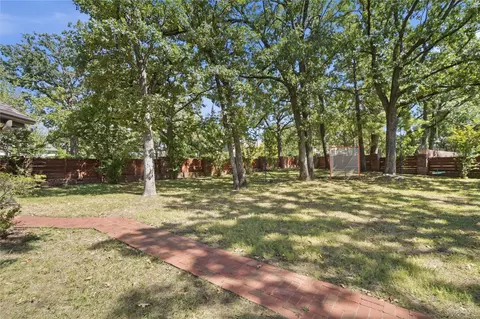 Exterior - 2802 E 67th Pl, Tulsa, OK 74136 photo 12 of 12