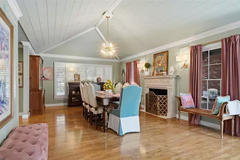 Dining - 2802 E 67th Pl, Tulsa, OK 74136 photo 2 of 3