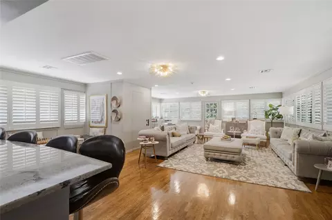Living - 2802 E 67th Pl, Tulsa, OK 74136 photo 5 of 6