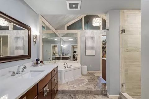 Bath - 2802 E 67th Pl, Tulsa, OK 74136 photo 4 of 8