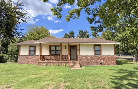 809 E Boone, Tahlequah, OK 74464