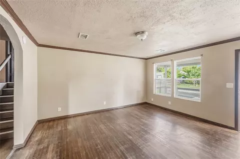 Living - 5952 E Marshall Pl, Tulsa, OK 74115 photo 2 of 2