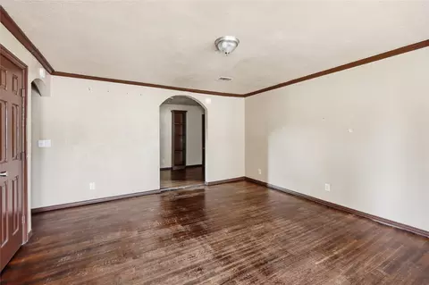Living - 5952 E Marshall Pl, Tulsa, OK 74115 photo 1 of 2