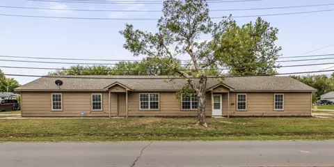 804 S 12th St, Collinsville, OK 74021