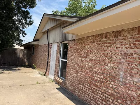 Exterior - 8809 E 2nd St, Tulsa, OK 74112 photo 3 of 5