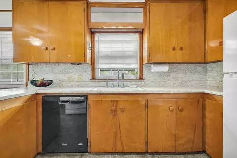 Kitchen - 7803 E 4th St, Tulsa, OK 74112 photo 3 of 5