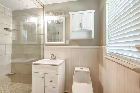 Bath - 1815 E 16th, Ada, OK 74820 photo 1 of 6