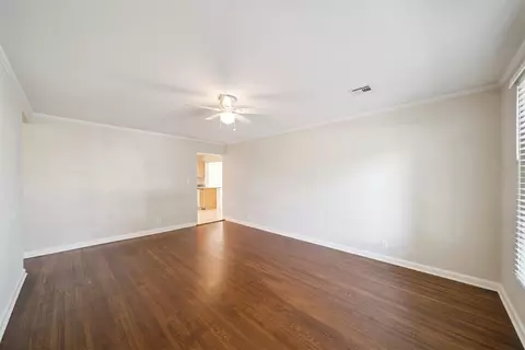 330 E 46th St, Tulsa, OK 74105 photo 4