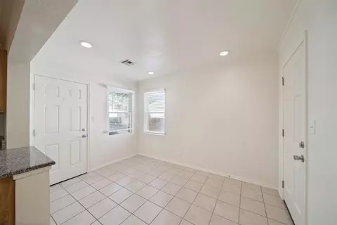 330 E 46th St, Tulsa, OK 74105 photo 7