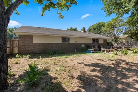 Exterior - 219 E 56th Pl, Tulsa, OK 74105 photo 6 of 6