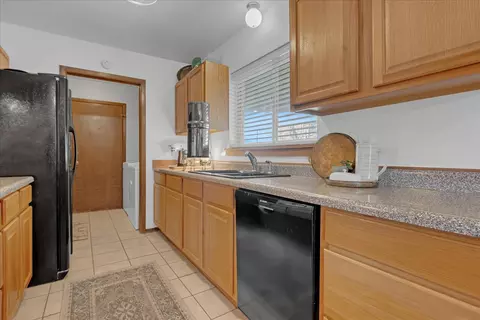 Kitchen - 219 E 56th Pl, Tulsa, OK 74105 photo 3 of 3